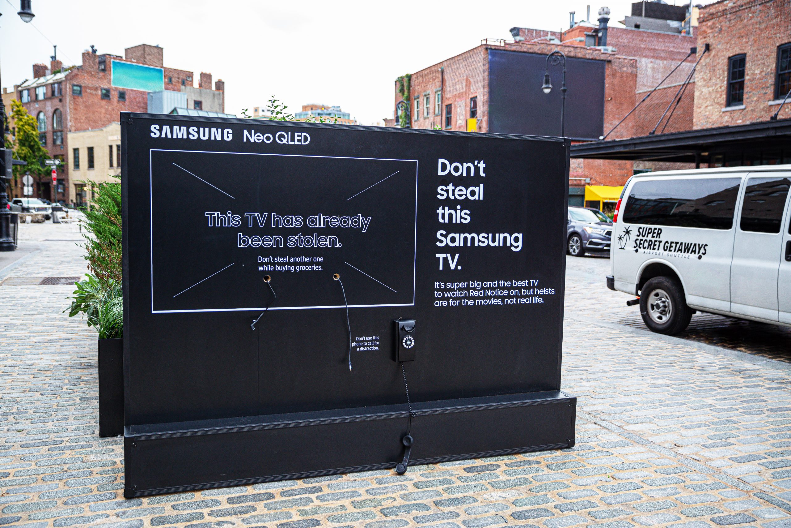 Samsung and Netflix marketing stunt