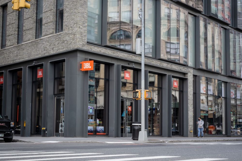 JBL Store NYC outside view