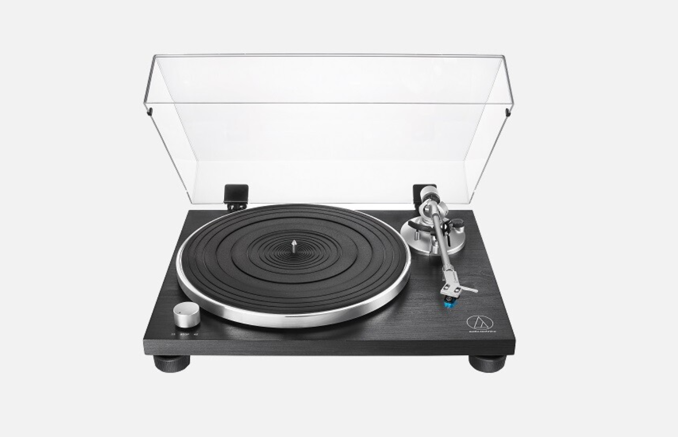 Audio-Technica Launches Black Edition of AT-LPW30BK Turntable