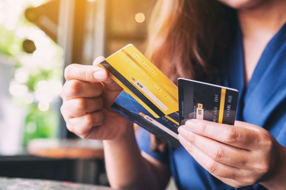 Strong Consumer Spending Linked to Increased Credit Card Debt